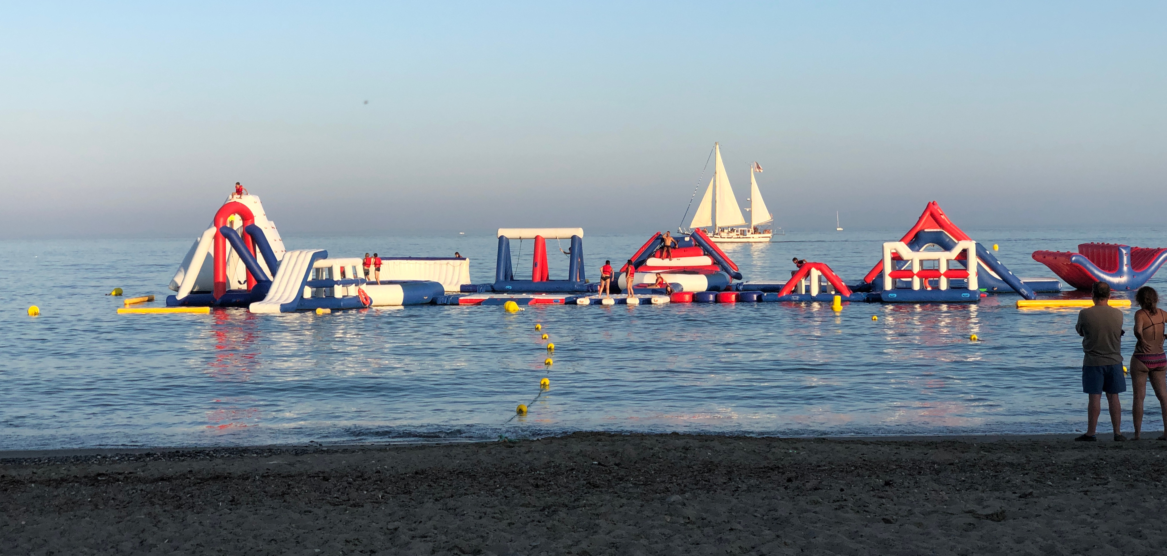Fun Beach Park - Parques Acúaticos Flotantes